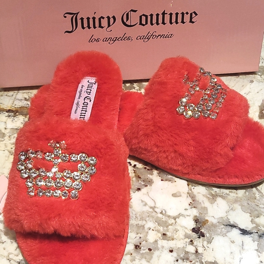 Juicy Couture  Faux Fur Size 8 "Honeymoon" Flip Flop Slippers